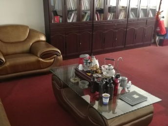 圖 公司搬遷,大批7成新辦公家具,包括組合沙發 茶幾 辦 上海辦公用品